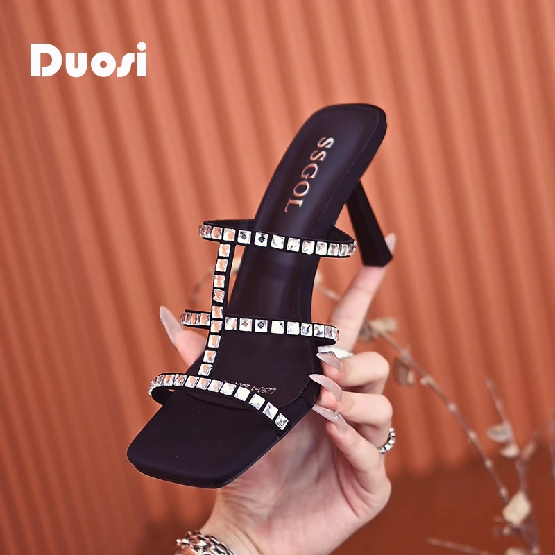 【DUOSI】7cm水钻时尚一字凉拖鞋女夏季外穿银色细跟高跟鞋L290-1