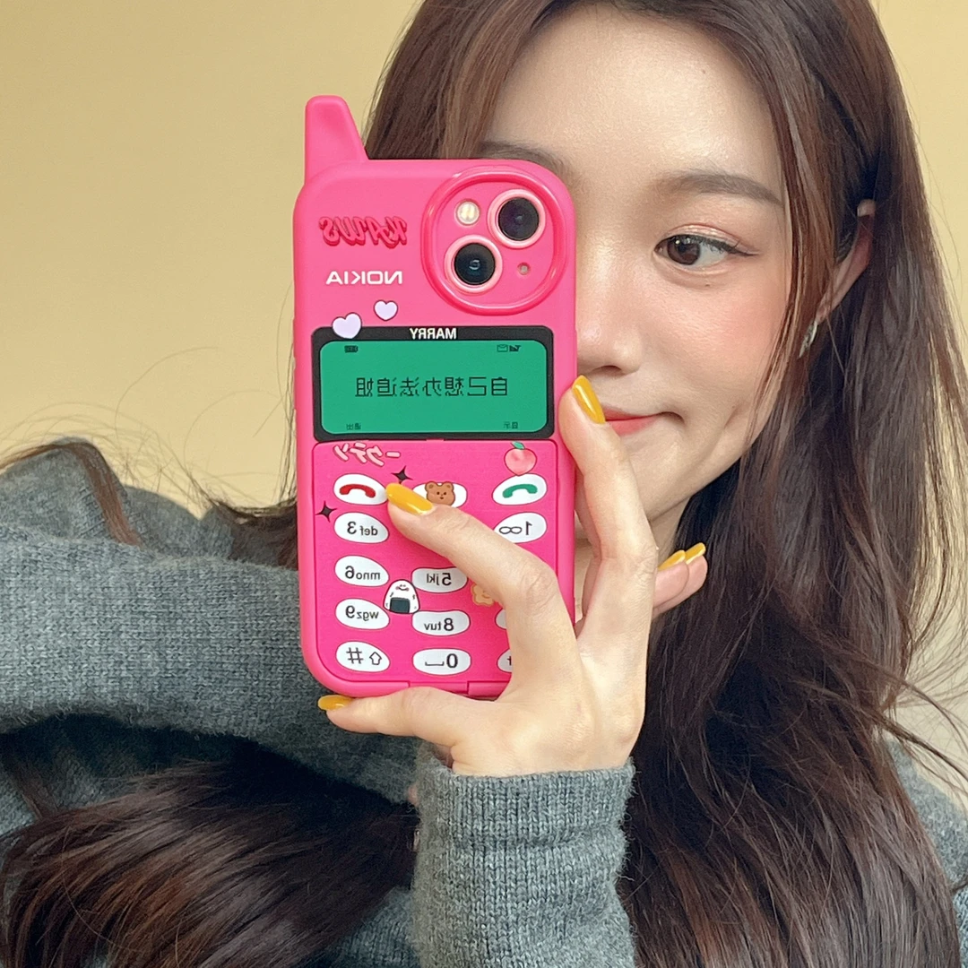 适用苹果系列iPhone14新款手机壳玫红趣味文字卡通美女翻盖补妆镜