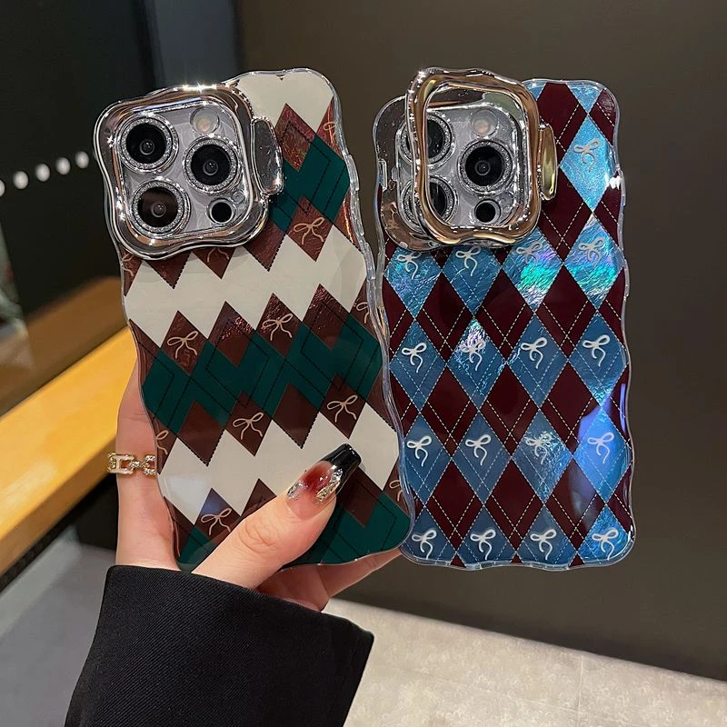 适用【苹果】系列iPhone16网红手机壳15pro蓝棕蝴蝶结菱格隐形支架