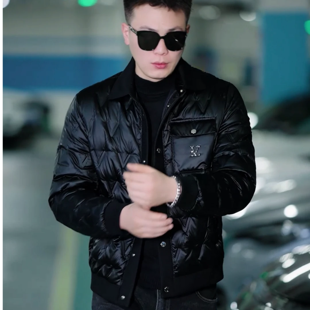 V字保暖徽章小香风修身翻领冬季羽绒服