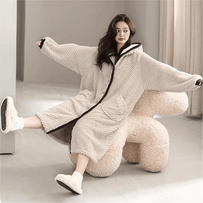 秋冬新款珊瑚绒睡裙女大码宽松连帽长款睡袍冬季法兰绒保暖家居服