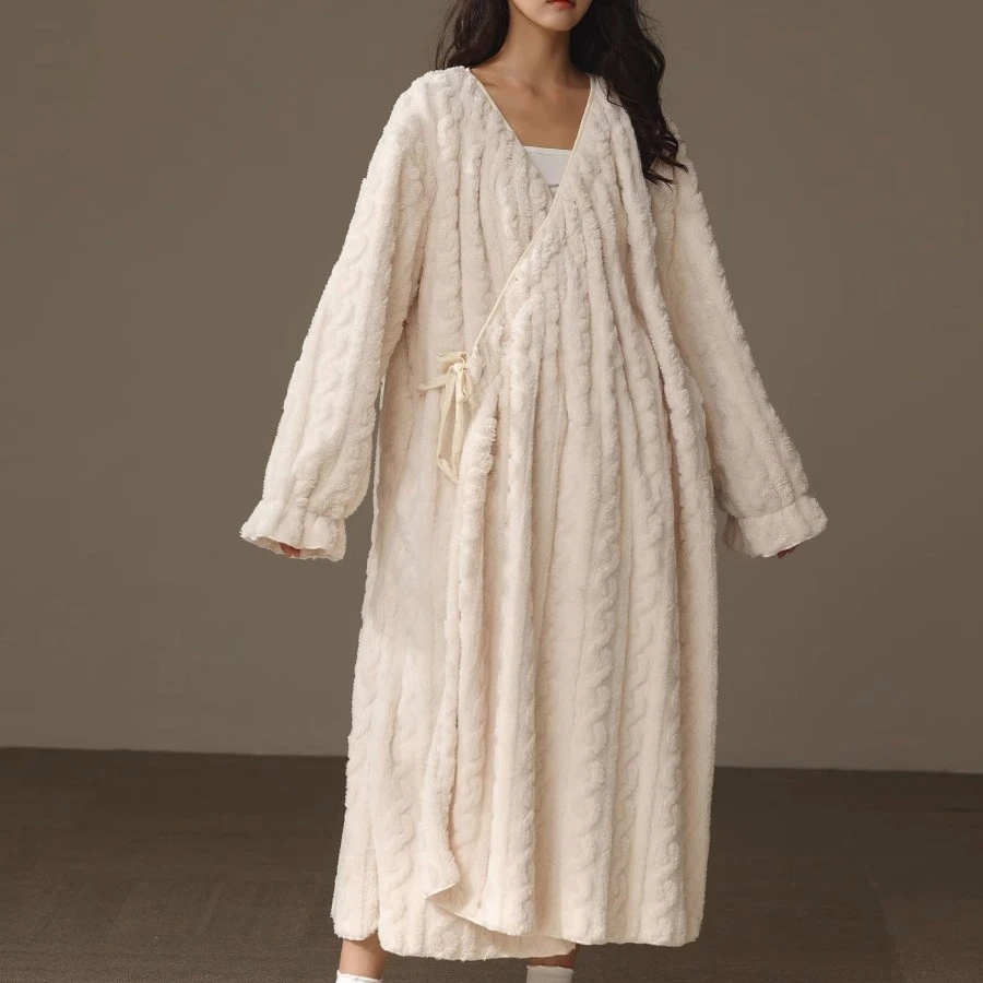 秋冬季新款睡袍珊瑚绒长款保暖睡衣女冬天加绒加厚宽松浴袍家居服