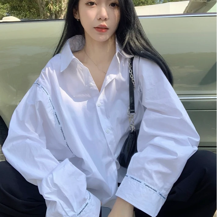 设计感小众字母拼贴长袖白色衬衣女春秋季新款宽松叠穿阔型衬衫潮