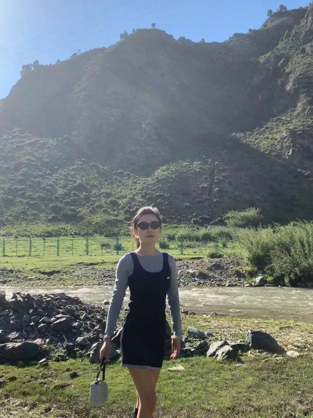 修身针织衫中长款连衣裙