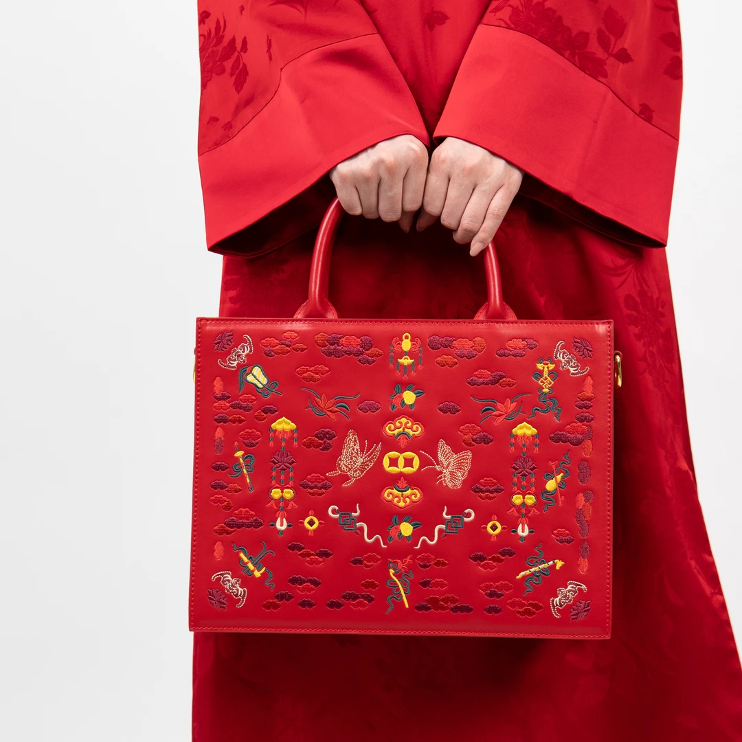 新中式婚包2025新款新娘红色包包国风刺绣高级小众手提托特斜挎包