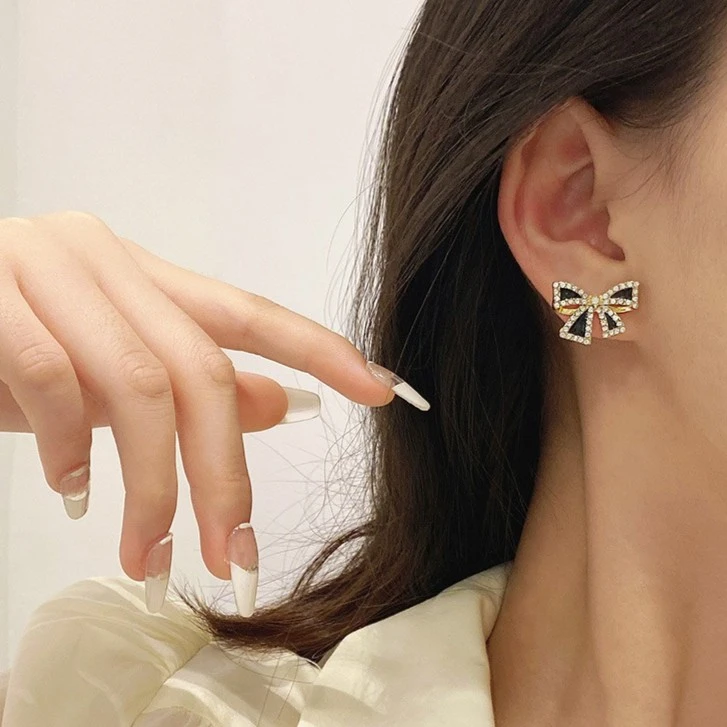 铜合金耳饰 W19『暗黑蝴蝶结』法式设计感耳钉轻奢小巧少女心耳环