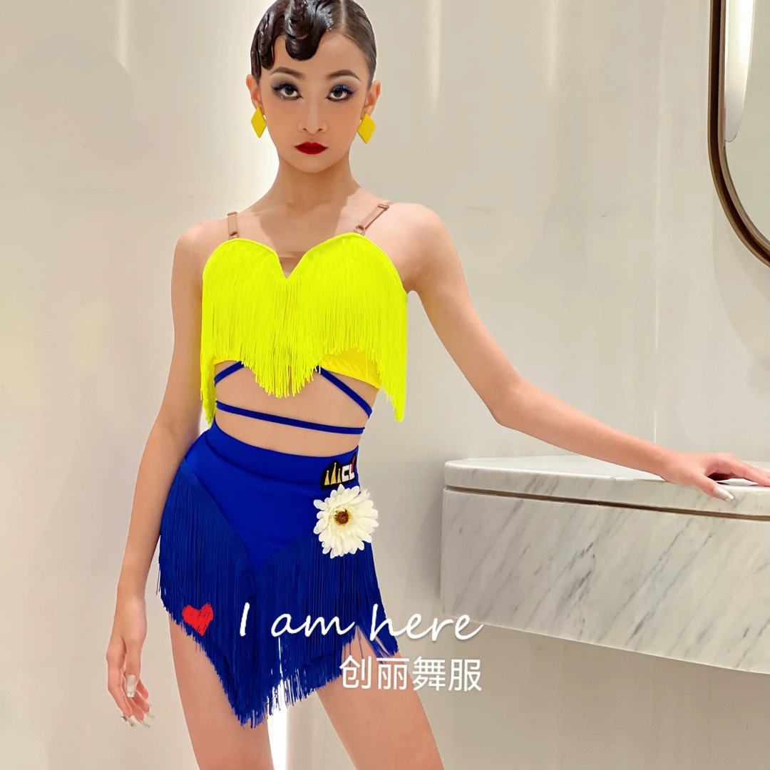 创丽舞服2024夏添系列李婳萱雅馨同款拉丁舞服分体福利小花服