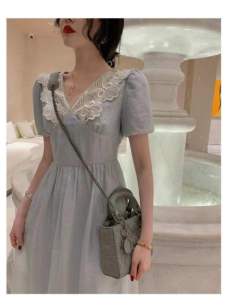 裙子新款高级感法式复古连衣裙收腰显瘦独特泡泡袖