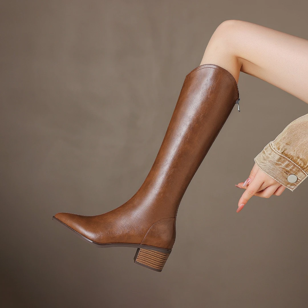 Koee【5cm】复古真皮棕色中跟长靴秋冬时尚百搭V口粗跟长筒靴胖MM
