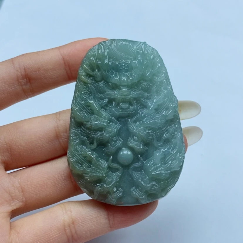 【闪购商品】翡翠颈饰未镶嵌偸**蠈