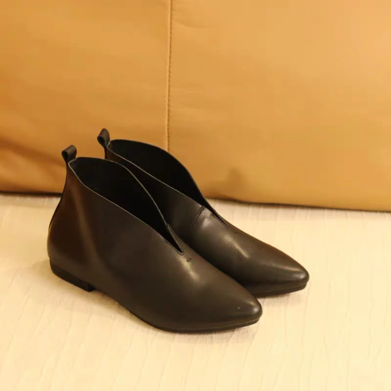 Y88-1牛皮休闲尖头平底女短靴