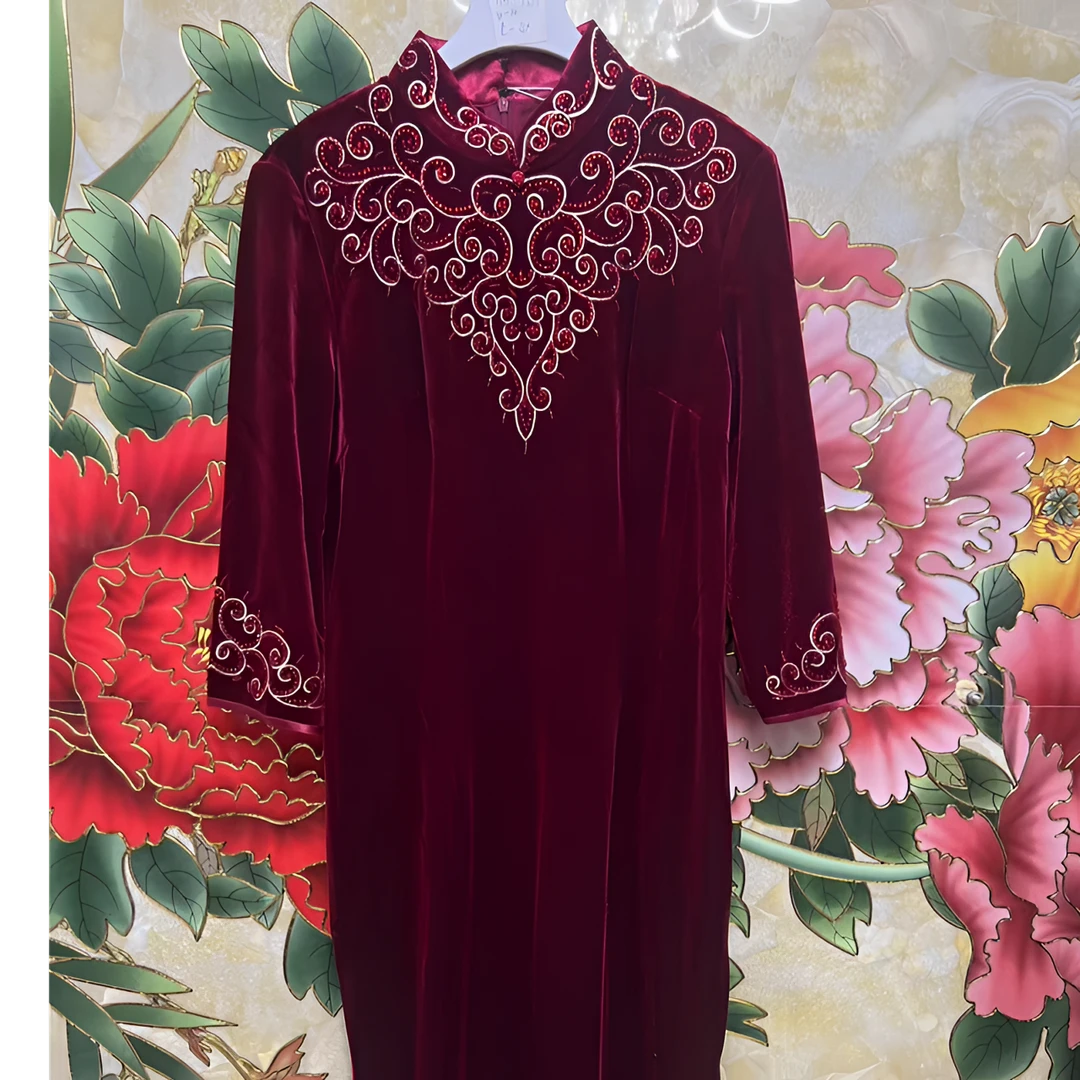 宫廷风刺绣金丝绒改良旗袍