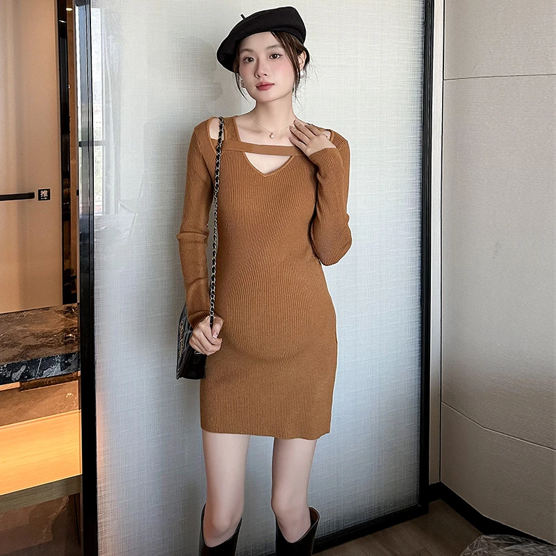 孕妇性感V领露肩长袖针织连衣裙女秋新款修身显瘦内搭打底包臀裙
