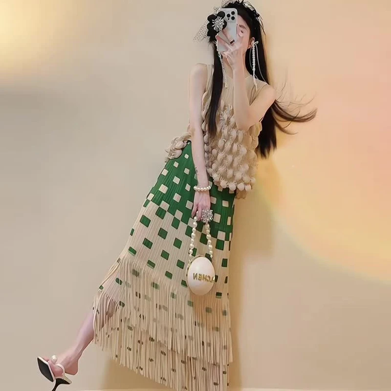 三宅2024年夏季高端立体泡泡褶圆领弹力上衣格纹流苏半裙时尚套装