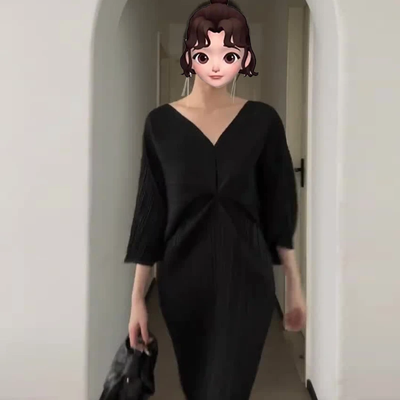 三宅2024夏季新品气质简约女神范艺术感纯色褶皱包臀连衣裙女潮