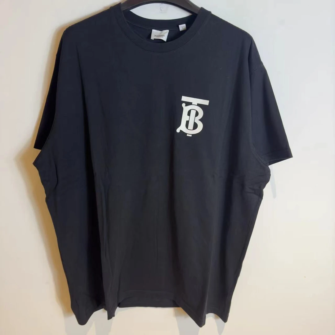 巴宝莉 burberry 黑色 tb logo 短袖 / XL码 /99新 /