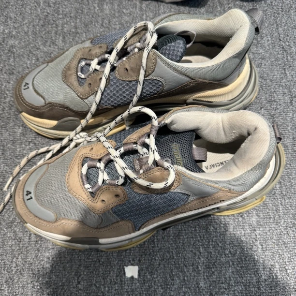 巴黎世家 balenciaga triples 灰色 41码 老爹鞋 / 95新 / 鞋底颜