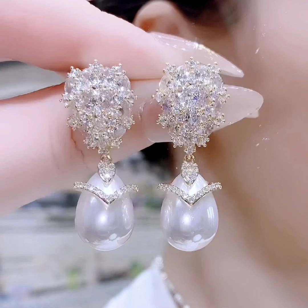 铜合金合成锆石耳饰 新款时尚轻奢大气白色珠耳坠s925银针耳环