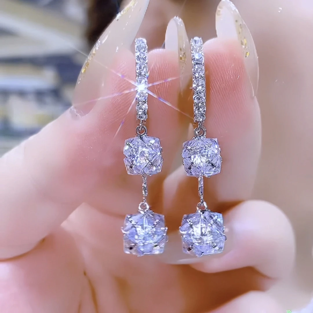 铜合金合成锆石耳饰 气质轻奢球球流苏耳扣长款耳环精致时尚百搭