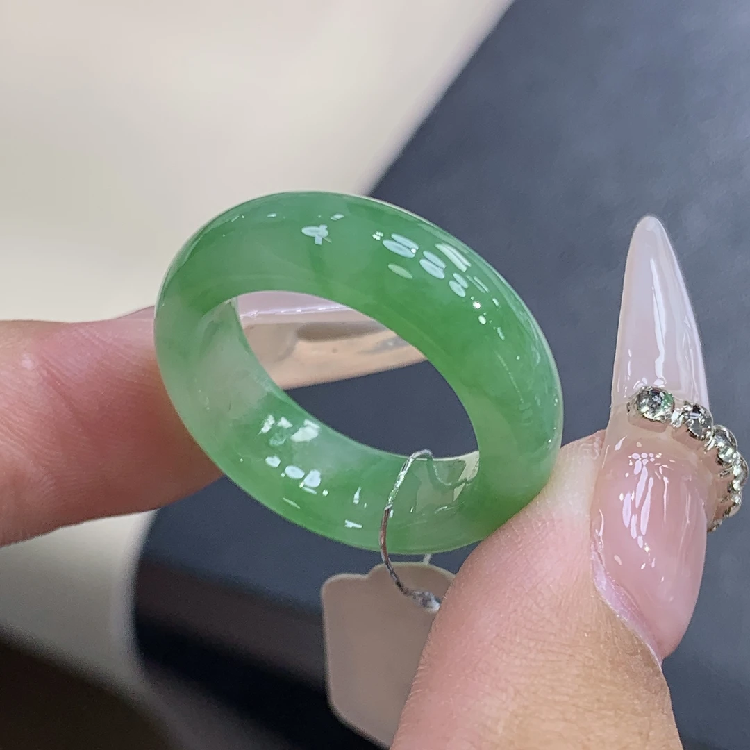 15号圈口 缅甸天然A货翡翠 芙蓉底阳绿翡翠尺寸17.5-6.7-4.0mm