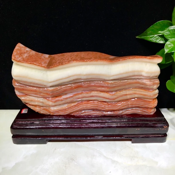 一路长虹红红火火天然精品猪肉石摆件，规格含座32-4-18厘米，8.8斤