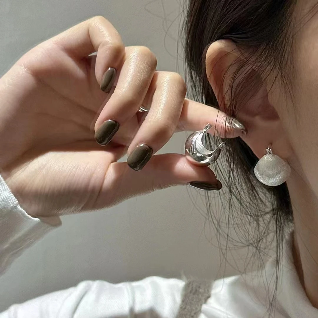 925银耳饰 高级感拉丝面球球耳扣乔妹同款轻奢时尚