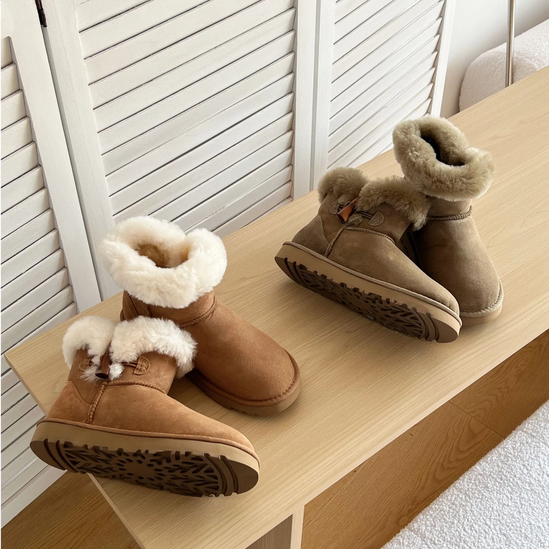 新款牛角扣雪地靴桑坡羊皮毛一体2025秋冬女士时尚百搭保暖毛毛靴