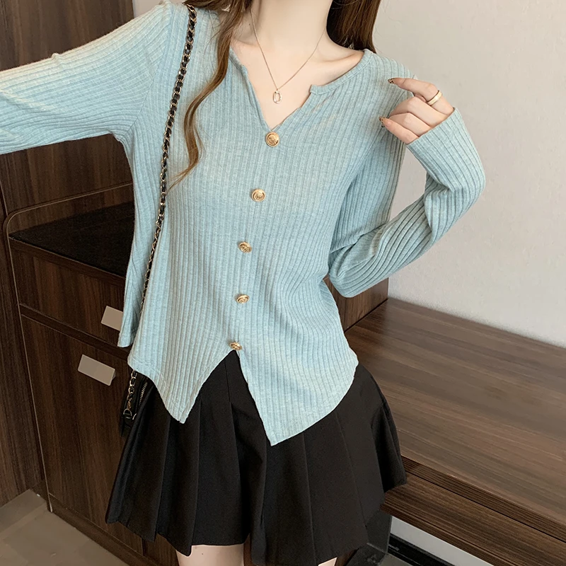 秋冬新款大码微胖长袖t恤打底衫女设计感修身百搭显瘦开叉V领上衣