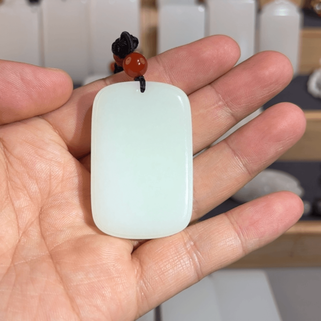 【闪购商品】和田玉颈饰未镶嵌落***嗒