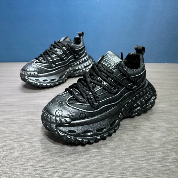 2024冬季新款加绒保暖增高厚底做旧压花设计双色鞋带网红潮男鞋