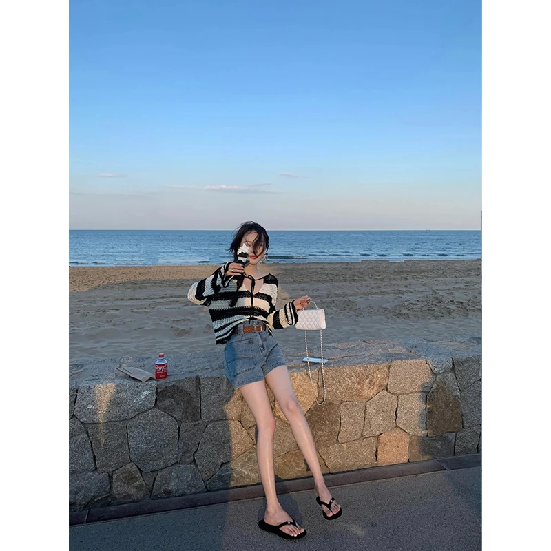 2026秋季新款慵懒防晒设计感镂空黑白条纹长袖针织T恤休闲短裤女