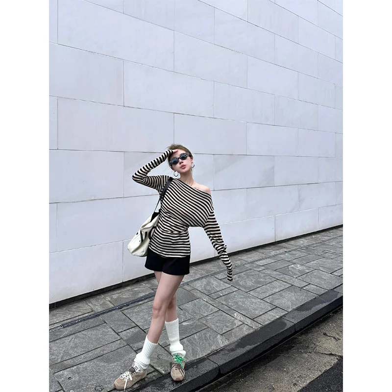 2026春秋新款时尚高级感辣妹时尚斜肩条纹长袖上衣高腰直筒短裤女