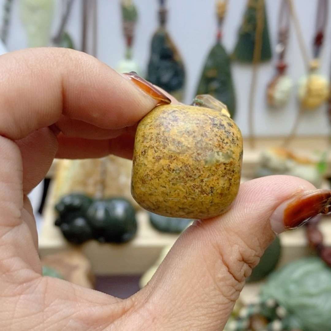 【闪购商品】岫岩河磨玉（透闪石质玉）挂件未镶嵌薰**花