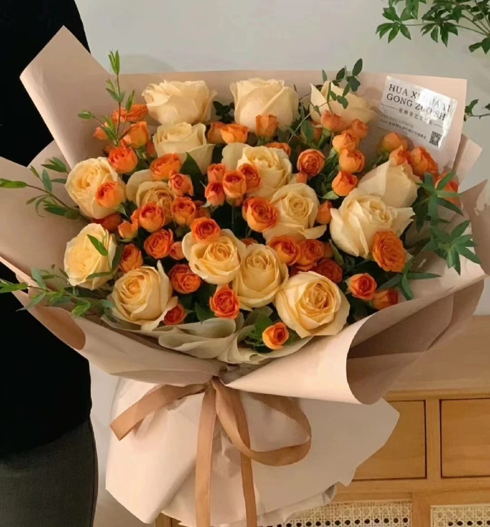 花束【香槟+橙色芭比】家庭同地址两单京东或德邦送货上门+配草1扎