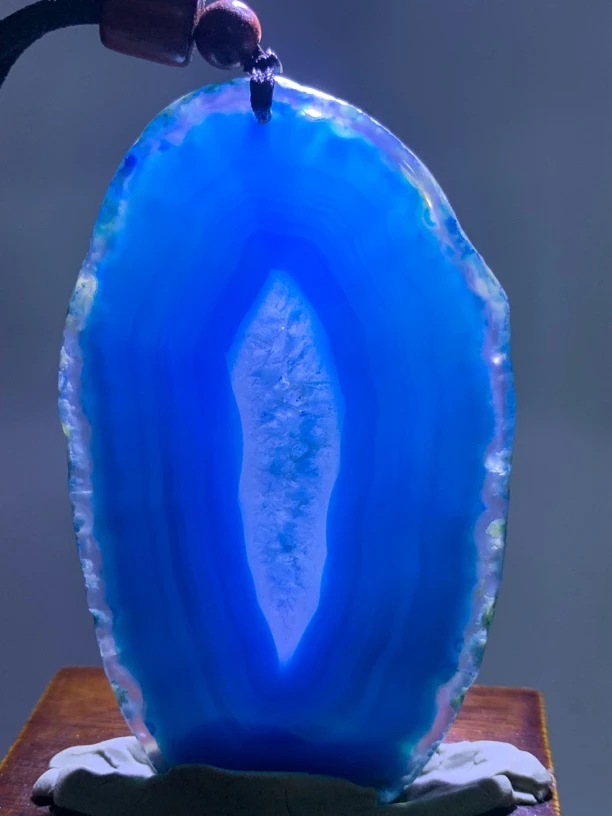 天然巴西玛瑙原石切片蓝色正品珠宝1828尺寸76/45/5mm