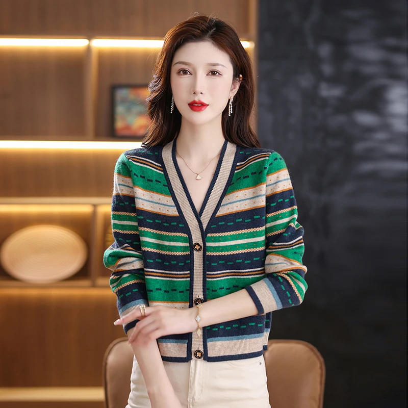 高级感时髦针织开衫女短款春秋宽松减龄小个子毛衣外套条纹上衣潮