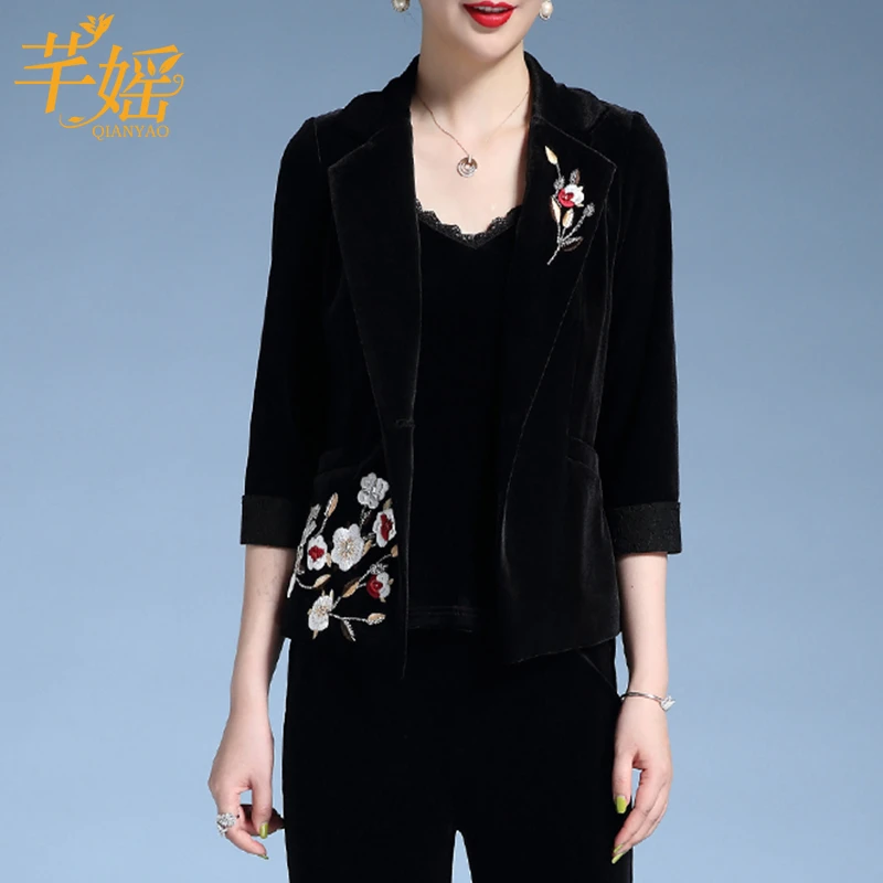 秋冬季新款时尚显瘦刺绣金丝绒西服外套洋气中年妈妈装百搭上衣
