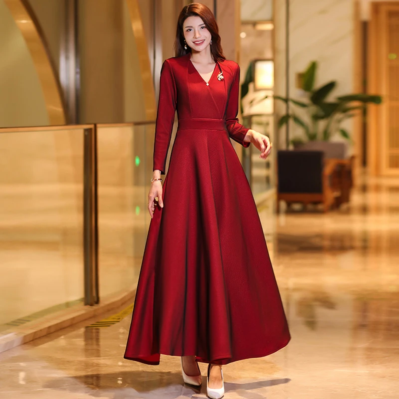 春秋长袖连衣裙女2025新款长裙V领修身大摆轻奢高级感显瘦裙长款