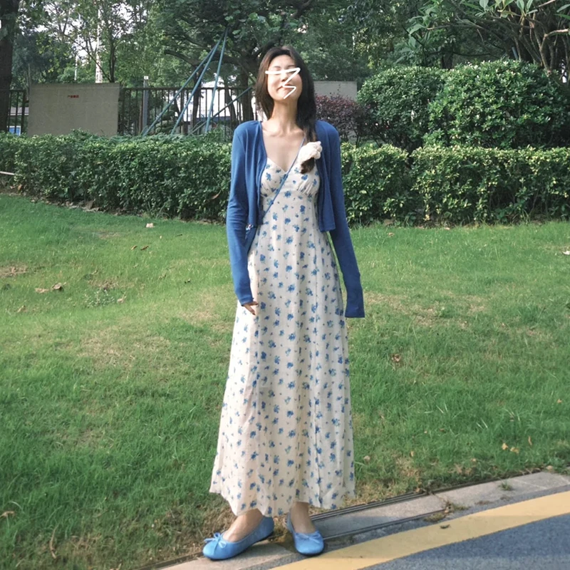 KM42671蓝色碎花小清新吊带连衣裙收腰显瘦V领长裙夏季新款女装