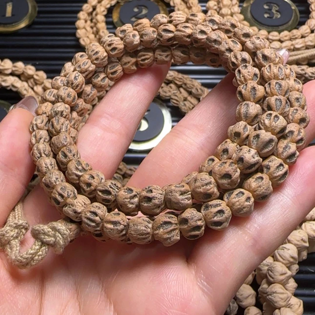 【闪购商品】柏香籽/百香籽吊坠走****