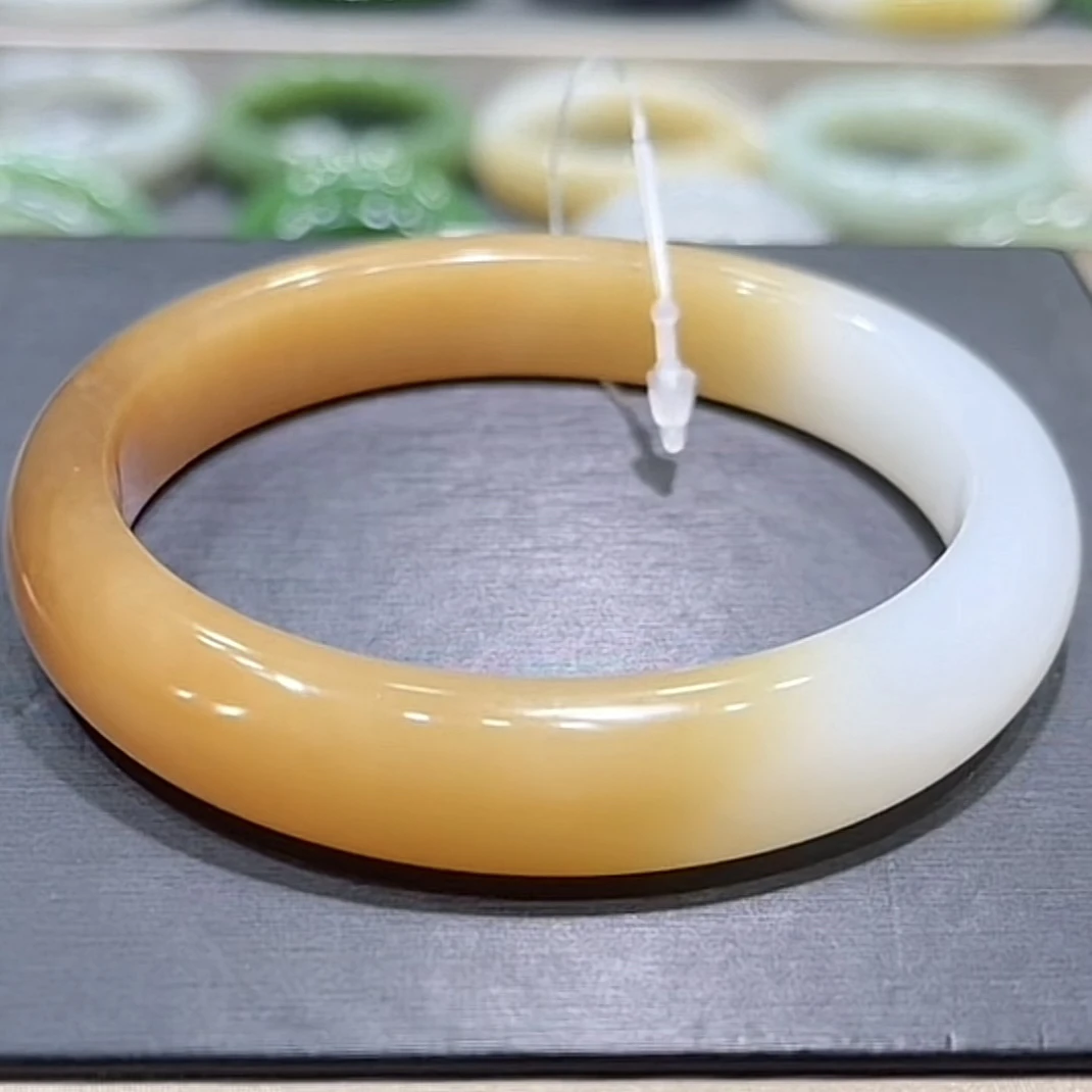 新疆和田玉且末糖白手镯59-60圈口