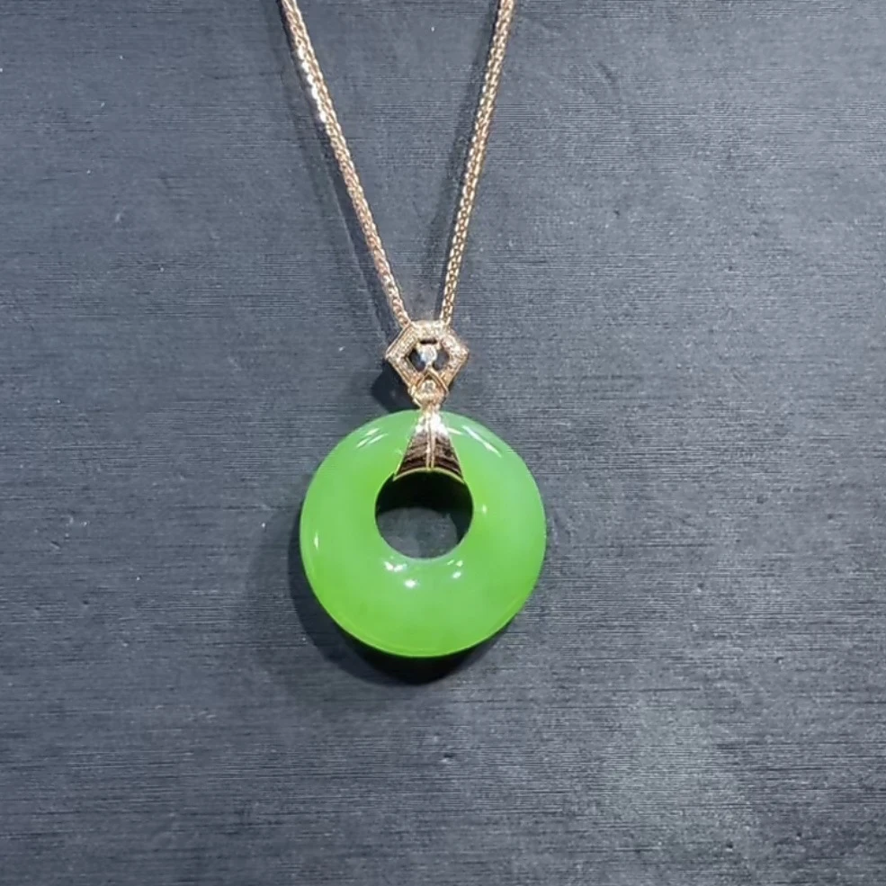 和田玉俄料碧玉苹果绿公主扣吊坠18K金镶嵌