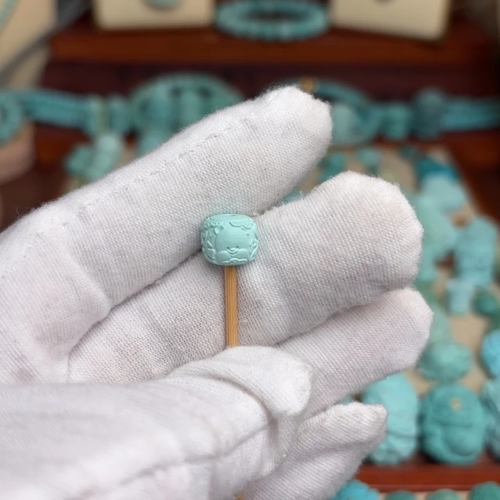 绿松石配饰未镶嵌