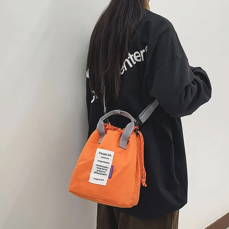 单肩包女小号潮搭休闲手提包 ins束口百搭轻便夏小背包学生斜挎包