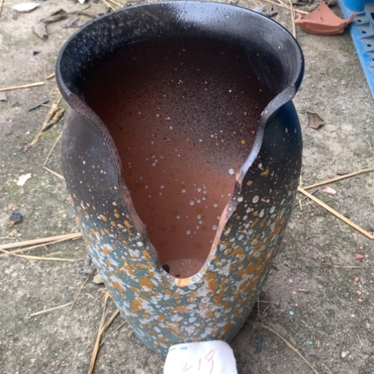 红陶20CM（含）-50CM（不含）口19。高36。