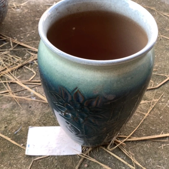 红陶20CM（含）-50CM（不含）口20。高31。