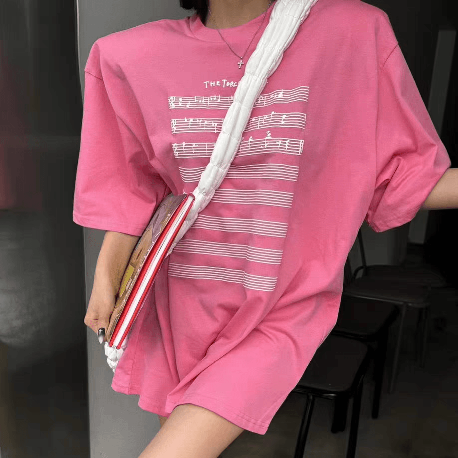 2024年夏季新款韩版宽松前后乐符字母印花垫肩短袖T恤女