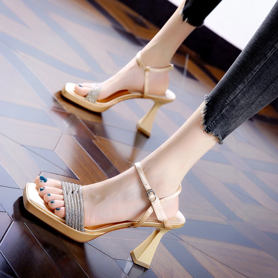 8CM[已开价]一字带水钻露趾高跟鞋女夏季新款通勤粗跟凉鞋XD8860