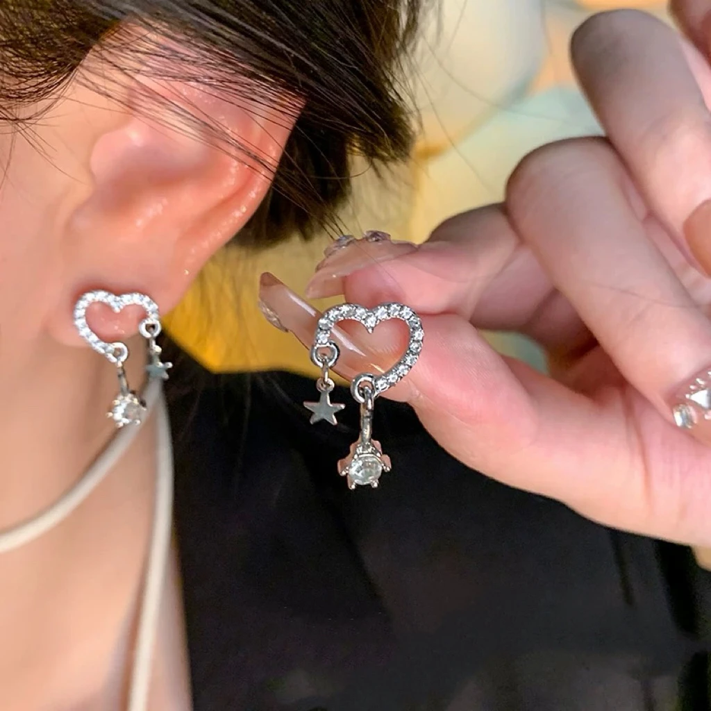 铜合金仿水晶耳饰 7084甜酷爱心耳钉法式风格女款超仙耳饰简约