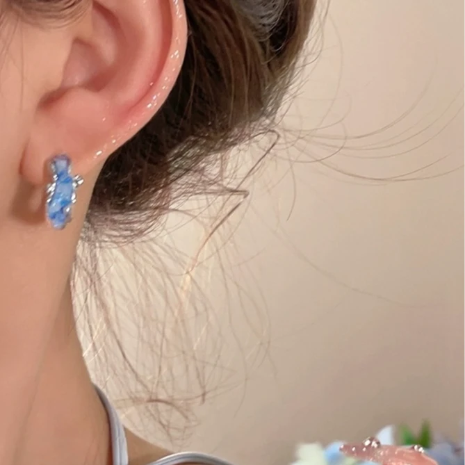 铜合金仿水晶耳饰 D021《冰蓝海》蓝色耳圈设计感蓝色轻奢耳扣气质
